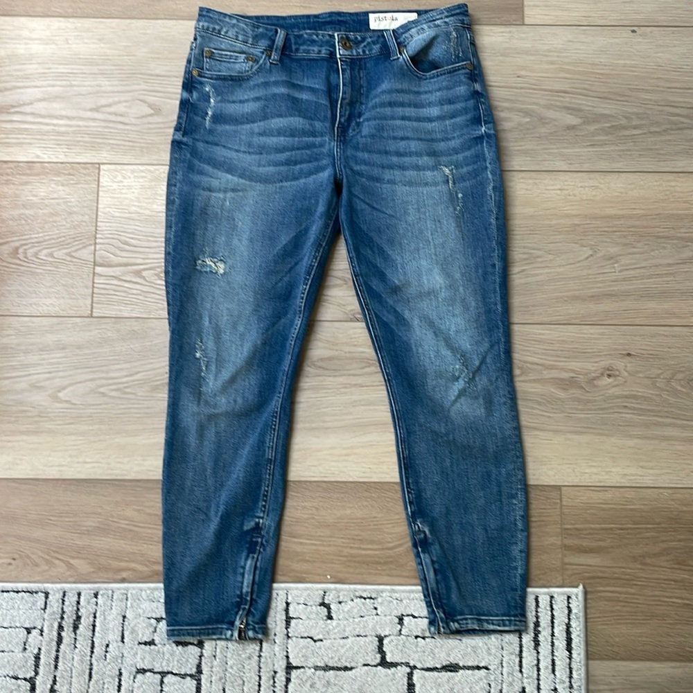 Women’s Pistola distressed denim w ankle zippers